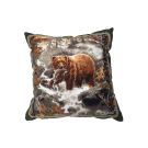 Zierkissen Braunbär mit Fisch